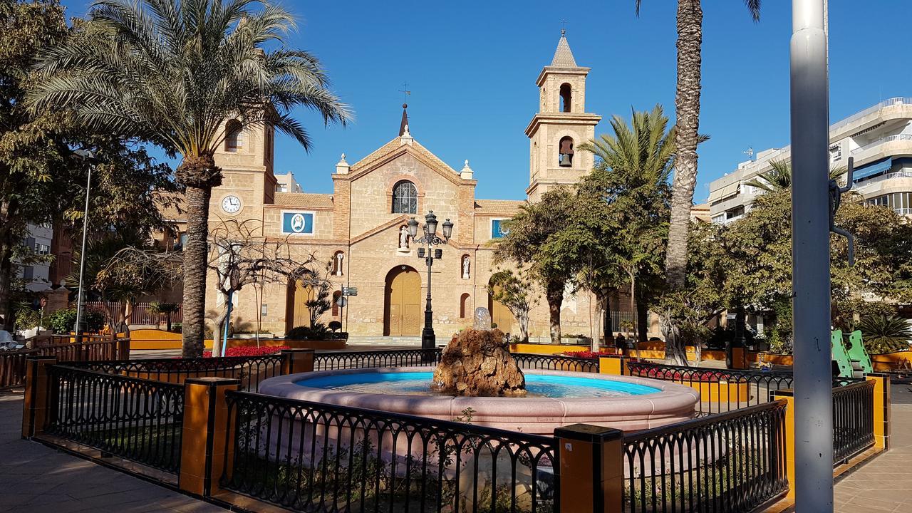 Apartamento Torrevieja Bagian luar foto