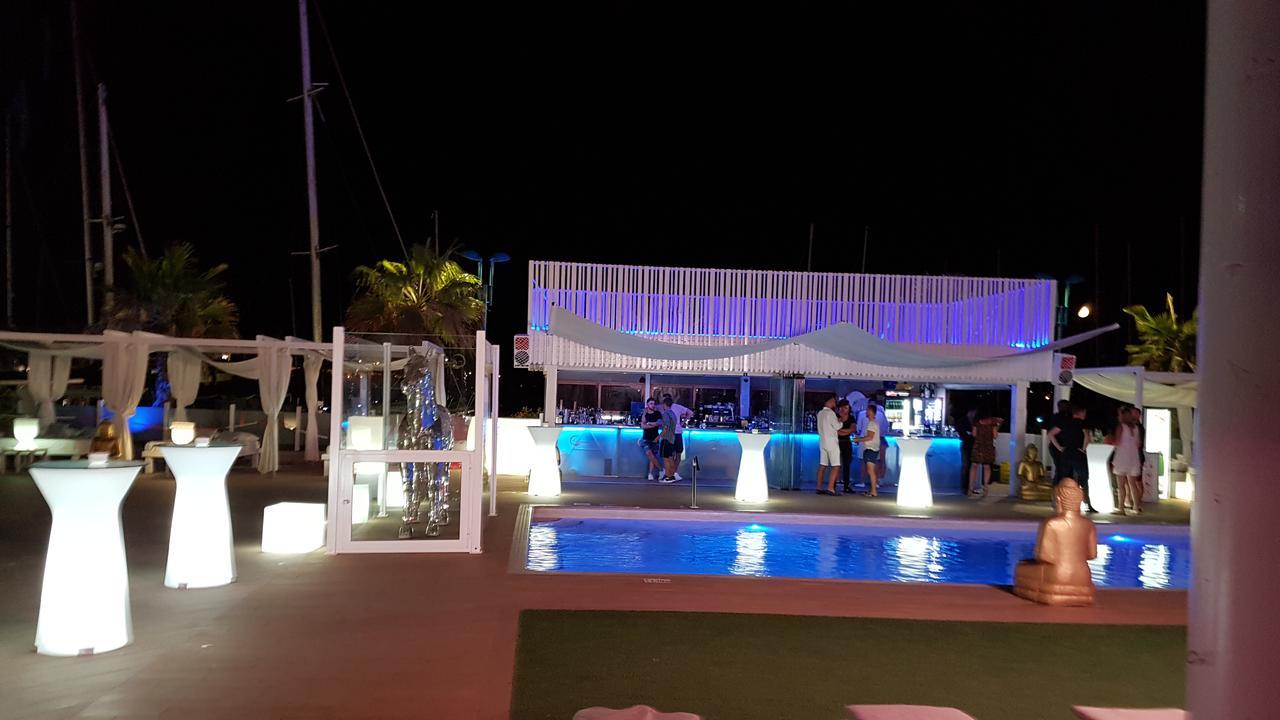 Apartamento Torrevieja Bagian luar foto
